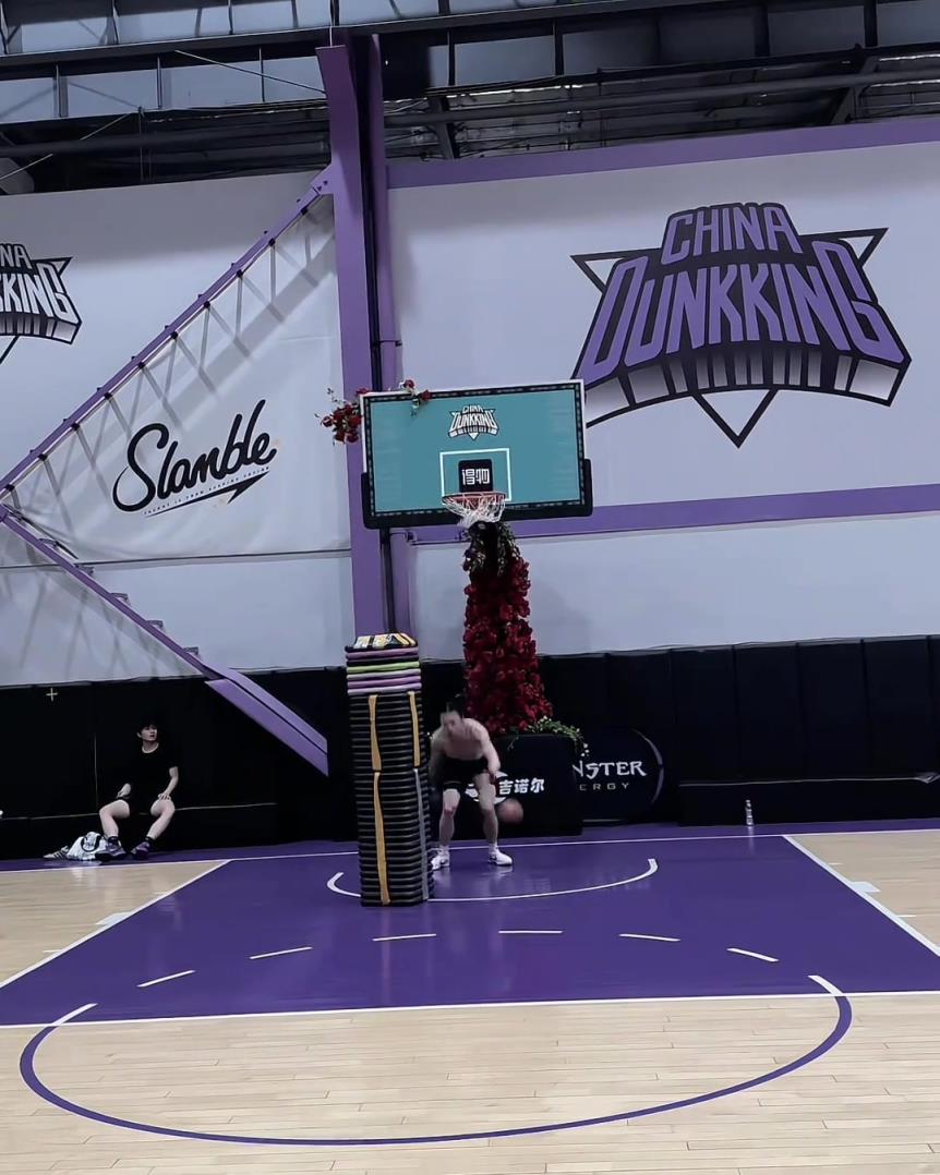 兄弟，這個(gè)摸高如何？