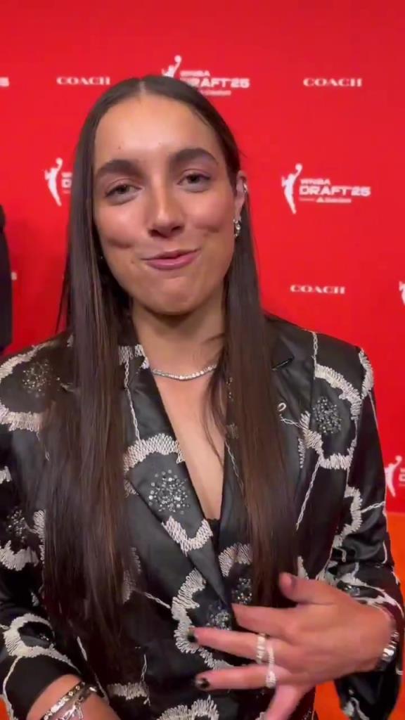 少爺真全能啊！威少還幫WNBA新秀妹子們?cè)O(shè)計(jì)今晚的服裝